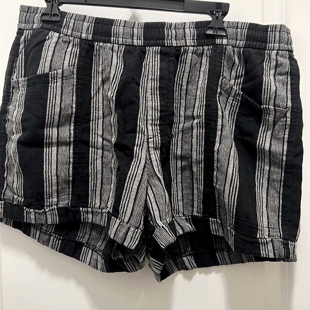 Old navy linen shorts